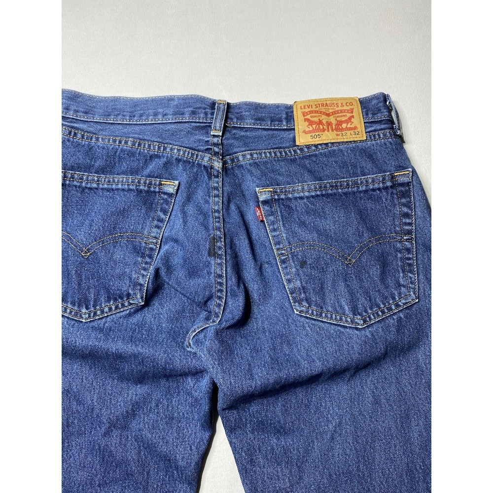 Levis 505 Jeans Mens 32x32 Regular Fit Straight Leg Blue Denim Distressed - Picture 13 of 14